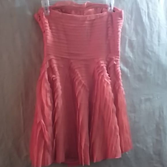 Dress - Picture 2 of 4